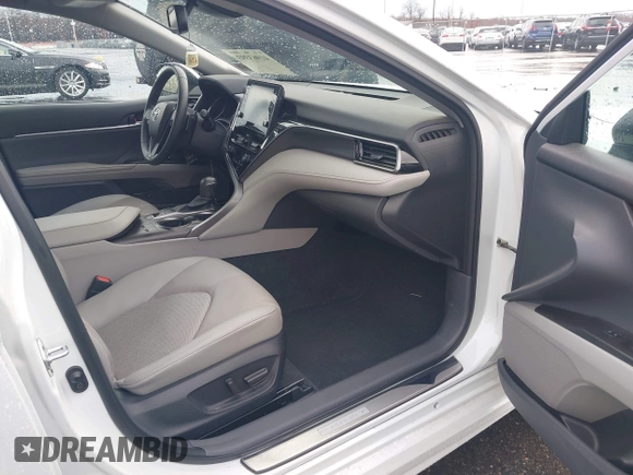 2022 Toyota Camry XSE z VIN 4T1K61AK2NU702362, wystawiony jako IAAI lot #41963393 z przebiegiem 13 541 mil mil oraz . Historia ofert i sprzedaży dostępna na DreamBid. Obrazek 5.