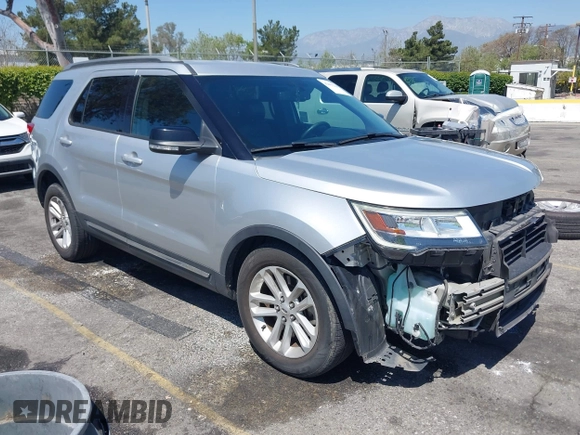 2017 Ford Explorer XLT with VIN 1FM5K7DH7HGD64293, listed as a IAAI auction lot 42001225 with 58,238 mi miles and . Bid and sale history available at carsss.com. Image 1.