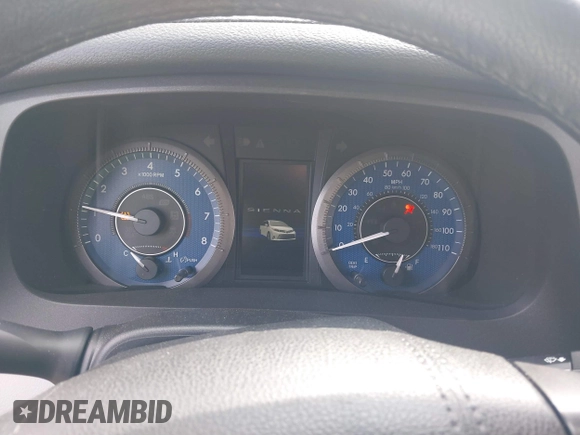 2020 Toyota Sienna XLE Auto Access Seat z VIN 5TDYZ3DCXLS074980, wystawiony jako IAAI lot #39735841 z przebiegiem 43 864 mil mil oraz . Historia ofert i sprzedaży dostępna na DreamBid. Obrazek 15.