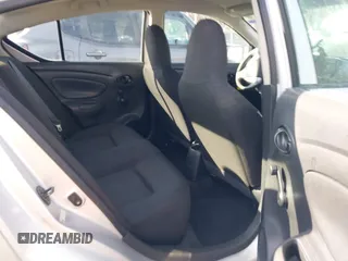 2017 Nissan Versa S Plus z VIN 3N1CN7AP5HL900011, wystawiony jako IAAI lot #41474716 z przebiegiem 82 843 mil mil oraz . Historia ofert i sprzedaży dostępna na DreamBid. Obrazek 8.
