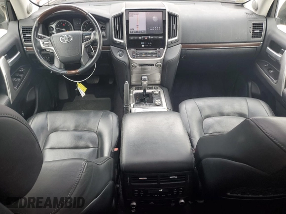 2017 Toyota Land Cruiser z VIN JTMCY7AJ9H4053712, wystawiony jako Copart lot #81350794 z przebiegiem 124 942 mil mil oraz Szkoda całkowita • Salvage title. Historia ofert i sprzedaży dostępna na DreamBid. Obrazek 8.
