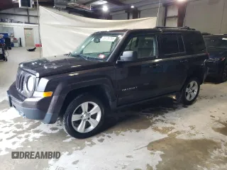 2014 Jeep Patriot Latitude z VIN 1C4NJRFB7ED712893, wystawiony jako Copart lot #56160385 z przebiegiem 128 198 mil mil oraz Czysty tytuł • Clean title. Historia ofert i sprzedaży dostępna na DreamBid. Obrazek 1.