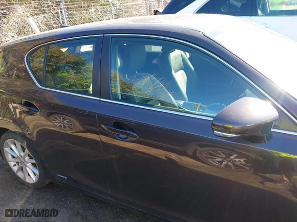 2012 Lexus CT 200h with VIN JTHKD5BH6C2109616, listed as a IAAI auction lot 41774576 with 95,628 mi miles. Bid and sale history available at carsss.com. Image 13.