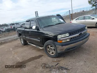 2002 Chevrolet Silverado 1500 LT with VIN 1GCEK19T32Z256747, listed as a IAAI auction lot 41358902 with 282,557 mi miles. Bid and sale history available at carsss.com. Image 1.