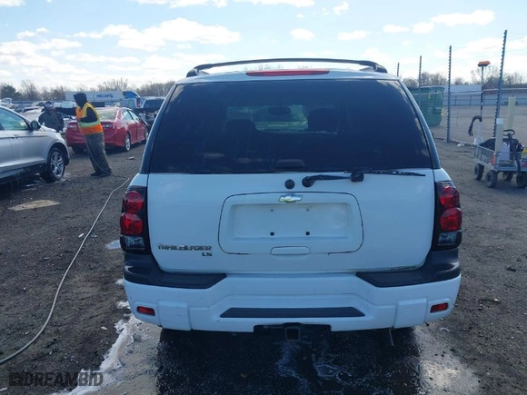 2005 Chevrolet TrailBlazer LT with VIN 1GNDT13S452329864, listed as a IAAI auction lot 41707399 with NaN miles. Bid and sale history available at carsss.com. Image 16.