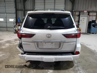 2018 Lexus LX 570 z VIN JTJHY7AX8J4262937, wystawiony jako Copart lot #49702925 z przebiegiem 104 837 mil mil oraz Szkody całkowita. Historia ofert i sprzedaży dostępna na DreamBid. Obrazek 6.