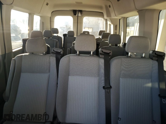 2015 Ford Transit Passenger XL z VIN 1FBAX2CM6FKA30454, wystawiony jako Copart lot #77567934 z przebiegiem 253 608 mil mil oraz Czysty tytuł • Clean title. Historia ofert i sprzedaży dostępna na DreamBid. Obrazek 10.