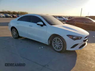 2023 Mercedes-Benz CLA 250 z VIN W1K5J4GBXPN405299, wystawiony jako Copart lot #49970575 z przebiegiem 33 162 mil mil oraz Czysty tytuł • Clean title. Historia ofert i sprzedaży dostępna na DreamBid. Obrazek 4.
