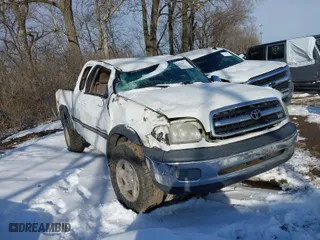 2001 Toyota Tundra SR5 with VIN 5TBRT34151S201015, listed as a IAAI auction lot 41590654 with 317,220 mi miles. Bid and sale history available at carsss.com. Image 1.