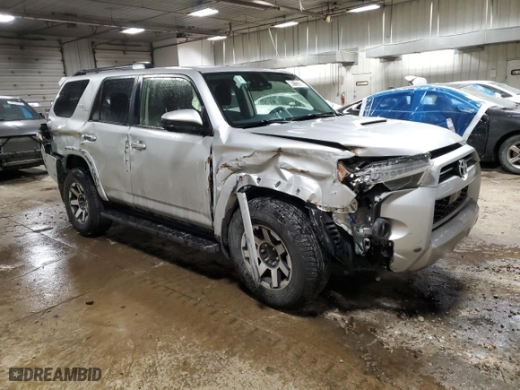 2024 Toyota 4Runner TRD Off Road with VIN JTEPU5JR7R6238642, listed as a Copart auction lot 42112705 with 0 mi miles and Salvage Title. Bid and sale history available at carsss.com. Image 4.