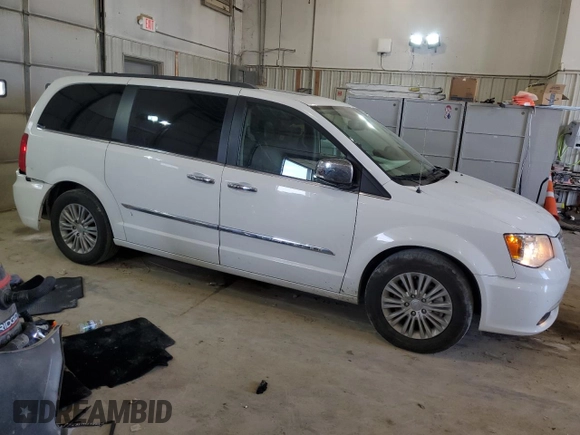 2016 Chrysler Town & Country Touring L Anniversary Edition with VIN 2C4RC1CG3GR284592, listed as a Copart auction lot 62499194 with 98,428 mi miles and Salvage Title. Bid and sale history available at DreamBid. Image 4.