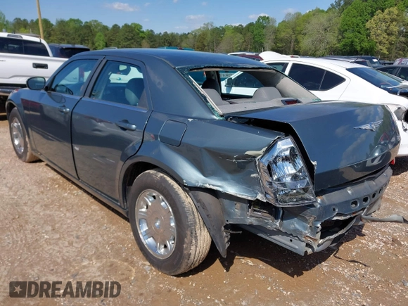 2005 Chrysler 300 with VIN 2C3AA53G35H157083, listed as a IAAI auction lot 41945392 with 192,215 mi miles. Bid and sale history available at carsss.com. Image 3.