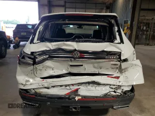 2024 Volkswagen Atlas SE with VIN 1V2KR2CA6RC563921, listed as a Copart auction lot 61643005 with 38,257 mi miles and Non repairable. Bid and sale history available at DreamBid. Image 6.