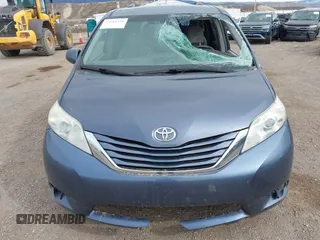 2015 Toyota Sienna LE AAS z VIN 5TDKK3DC0FS557747, wystawiony jako IAAI lot #41761226 z przebiegiem 197 705 mil mil oraz . Historia ofert i sprzedaży dostępna na DreamBid. Obrazek 12.
