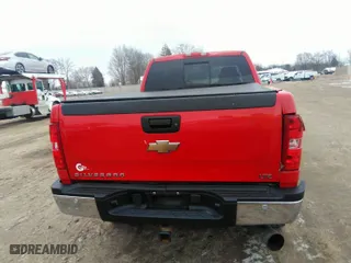 2008 Chevrolet Silverado 2500HD LT w/2LT with VIN 1GCHK29648E183188, listed as a IAAI auction lot 41244937 with 133,914 mi miles. Bid and sale history available at carsss.com. Image 16.