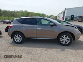 2011 Nissan Murano SL z VIN JN8AZ1MW8BW170528, wystawiony jako IAAI lot #42216327 z przebiegiem 131 687 mil mil oraz . Historia ofert i sprzedaży dostępna na DreamBid. Obrazek 13.