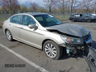 2013 Honda Accord EX z VIN 1HGCR2F77DA203049, wystawiony jako IAAI lot #41905433 z przebiegiem 61 847 mil mil oraz . Historia ofert i sprzedaży dostępna na DreamBid. Obrazek 1.