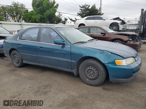 1995 Honda Accord with VIN JHMCD5531SC007105, listed as a Copart auction lot 58059205 with 162,504 mi miles and Salvage title. Bid and sale history available at DreamBid. Image 4.