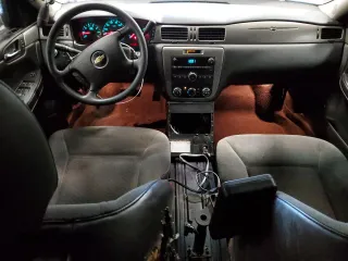 2016 Chevrolet Impala Police Police z VIN 2G1WD5E34G1155012, wystawiony jako Copart lot #56284465 z przebiegiem 130 649 mil mil oraz Tytuł czysty. Historia ofert i sprzedaży dostępna na DreamBid. Obrazek 8.