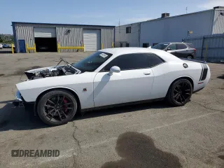 2021 Dodge Challenger R/T Scat Pack z VIN 2C3CDZFJ1MH655389, wystawiony jako Copart lot #54428495 z przebiegiem 43 709 mil mil oraz Szkoda całkowita • Salvage title. Historia ofert i sprzedaży dostępna na DreamBid. Obrazek 1.