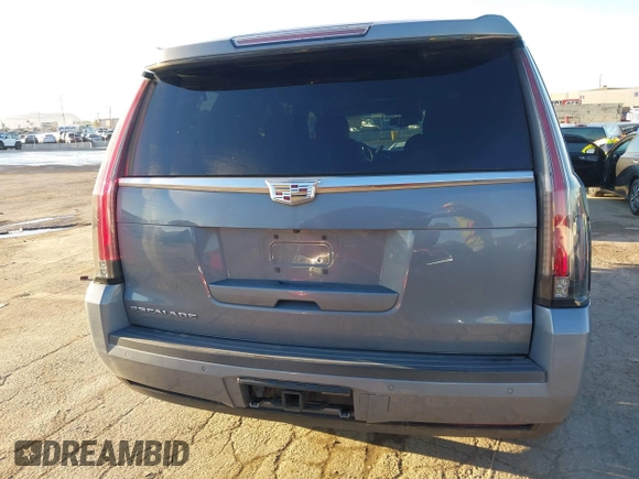2016 Cadillac Escalade Premium Collection z VIN 1GYS4CKJ5GR382840, wystawiony jako IAAI lot #41824950 z przebiegiem 235 931 mil mil oraz . Historia ofert i sprzedaży dostępna na DreamBid. Obrazek 17.