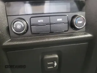 2022 Chevrolet Traverse LT Cloth с VIN 1GNERGKW4NJ158307, выставлен на аукционе IAAI как лот 42774214 с пробегом 60 990 миль миль и . История ставок и продаж доступна на DreamBid. Изображение 43.