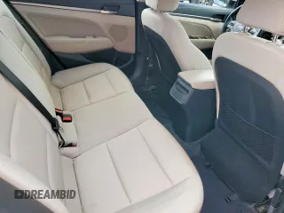 2017 Hyundai Elantra SE z VIN 5NPD84LF9HH022742, wystawiony jako Copart lot #58132135 z przebiegiem 89 798 mil mil oraz Szkoda całkowita • Salvage title. Historia ofert i sprzedaży dostępna na DreamBid. Obrazek 10.