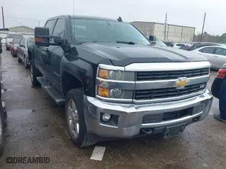 2015 Chevrolet Silverado 2500HD LT with VIN 1GC1KVEG5FF640597, listed as a IAAI auction lot 41462767 with 231,786 mi miles. Bid and sale history available at carsss.com. Image 1.