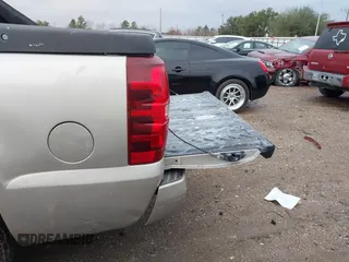 2007 Chevrolet Avalanche 1LT with VIN 3GNEC12007G155273, listed as a IAAI auction lot 41573051 with 139,714 mi miles and . Bid and sale history available at DreamBid. Image 13.
