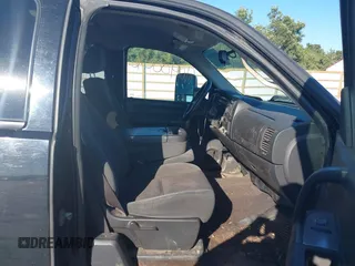 2009 GMC Sierra 1500 SLE with VIN 1GTEK29059Z292915, listed as a IAAI auction lot 40400096 with 180,439 mi miles. Bid and sale history available at carsss.com. Image 5.