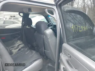 2004 Chevrolet Avalanche z VIN 3GNEK12T64G181370, wystawiony jako IAAI lot #41729410 z przebiegiem 203 633 mil mil oraz . Historia ofert i sprzedaży dostępna na DreamBid. Obrazek 8.