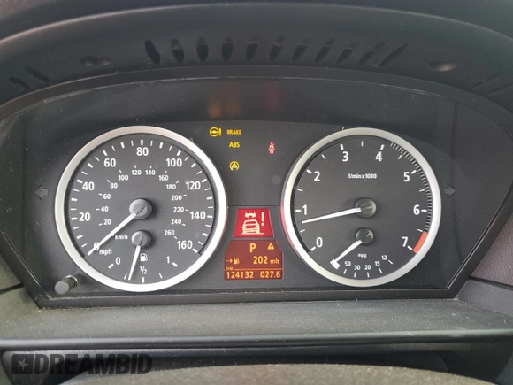 2006 BMW 5 Series 550i with VIN WBANB53586CP02981, listed as a Copart auction lot 84903254 with 124,132 mi miles and Salvage Title. Bid and sale history available at DreamBid. Image 9.