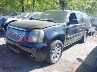 2008 GMC Yukon XL Denali with VIN 1GKFK66888J141543, listed as a IAAI auction lot 41998054 with 253,957 mi miles. Bid and sale history available at carsss.com. Image 17.