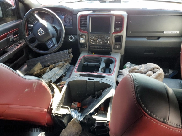 2015 Ram 1500 Rebel z VIN 1C6RR7YT7FS771791, wystawiony jako Copart lot #49873094 z przebiegiem 119 875 mil mil oraz Szkoda całkowita • Salvage title. Historia ofert i sprzedaży dostępna na DreamBid. Obrazek 8.