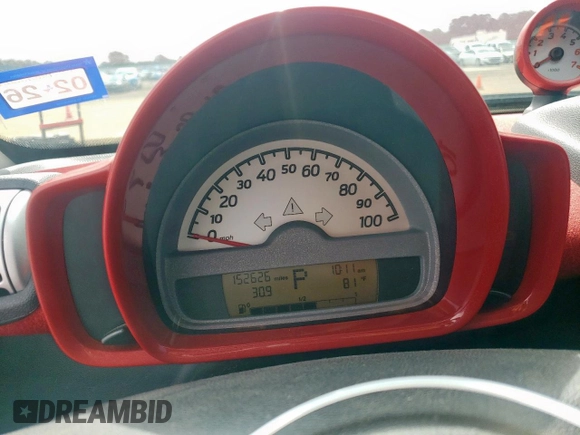 2009 Smart fortwo Pure with VIN WMEEJ31X79K271222, listed as a Copart auction lot 64583695 with 152,626 mi miles and Clean title. Bid and sale history available at DreamBid. Image 9.