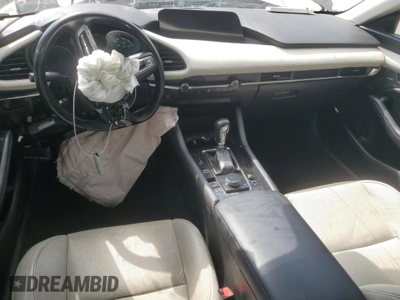 2020 Mazda 3 Premium with VIN 3MZBPBEMXLM125534, listed as a Copart auction lot 71675304 with 39,219 mi miles and Clean Title. Bid and sale history available at DreamBid. Image 8.