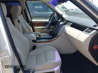 2008 Land Rover Range Rover Sport SC z VIN SALSH23418A181801, wystawiony jako IAAI lot #42595122 z przebiegiem 149 859 mil mil oraz . Historia ofert i sprzedaży dostępna na DreamBid. Obrazek 5.
