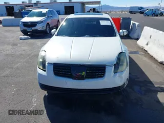 2005 Nissan Maxima 3.5 SL with VIN 1N4BA41E65C843333, listed as a IAAI auction lot 41693064 with 221,240 mi miles. Bid and sale history available at carsss.com. Image 6.