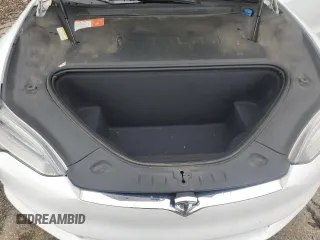 2016 Tesla Model S 90D z VIN 5YJSA1E23GF159354, wystawiony jako Copart lot #59682785 z przebiegiem 111 208 mil mil oraz Szkoda całkowita • Salvage title. Historia ofert i sprzedaży dostępna na DreamBid. Obrazek 11.