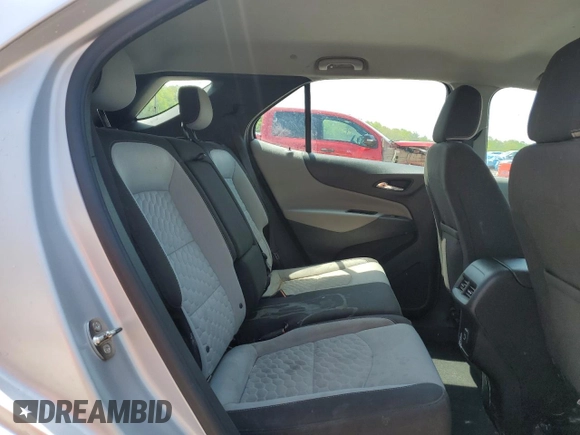 2019 Chevrolet Equinox LS z VIN 2GNAXHEV7K6180002, wystawiony jako Copart lot #55393785 z przebiegiem 166 487 mil mil oraz Szkody całkowita. Historia ofert i sprzedaży dostępna na DreamBid. Obrazek 11.