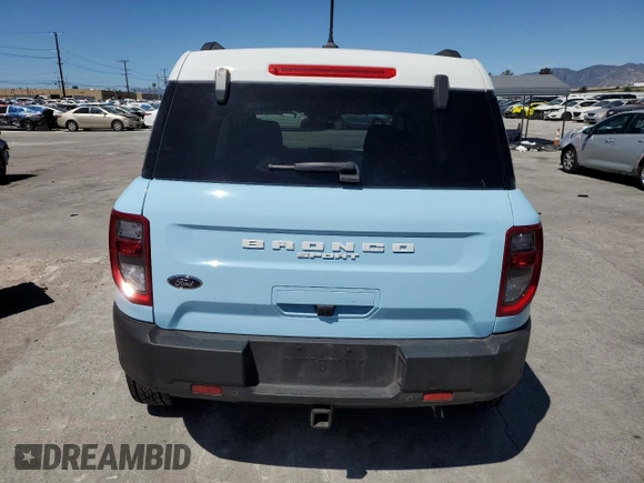 2024 Ford Bronco Sport Heritage z VIN 3FMCR9G64RRE99850, wystawiony jako Copart lot #50437215 z przebiegiem 8 704 mil mil oraz Szkoda całkowita • Salvage title. Historia ofert i sprzedaży dostępna na DreamBid. Obrazek 6.
