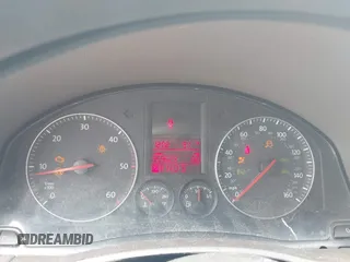 2006 Volkswagen Jetta 1.9L TDI z VIN 3VWRT71K86M632237, wystawiony jako IAAI lot #42390120 z przebiegiem 359 623 mil mil oraz . Historia ofert i sprzedaży dostępna na DreamBid. Obrazek 7.