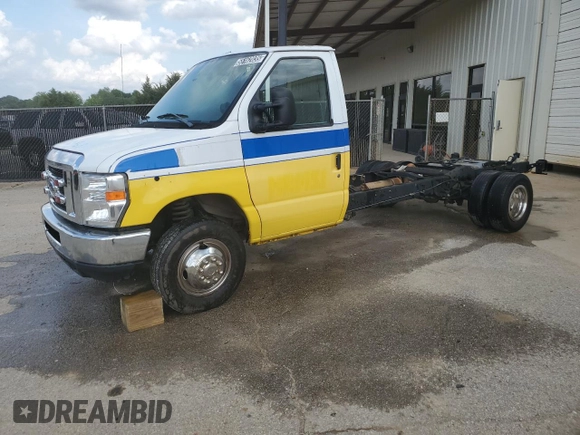 2016 Ford Econoline Commercial z VIN 1FDXE4FS6GDC19995, wystawiony jako Copart lot #55162035 z przebiegiem 241 783 mil mil oraz Tytuł czysty. Historia ofert i sprzedaży dostępna na DreamBid. Obrazek 1.