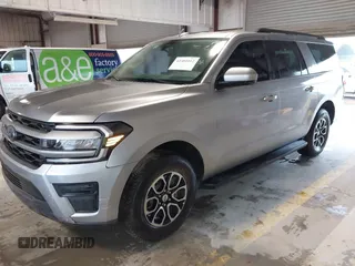 2024 Ford Expedition Max XLT z VIN 1FMJK1J88REA58426, wystawiony jako IAAI lot #42381012 z przebiegiem 4 989 mil mil oraz . Historia ofert i sprzedaży dostępna na DreamBid. Obrazek 2.