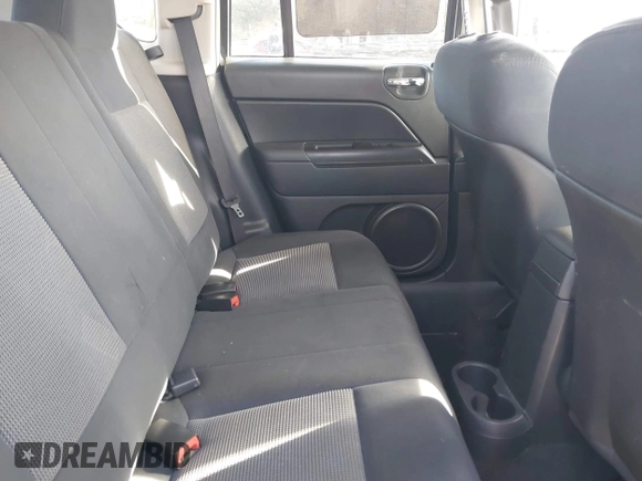 2011 Jeep Compass Latitude with VIN 1J4NT1FB7BD172639, listed as a IAAI auction lot 41321249 with 237,346 mi miles. Bid and sale history available at carsss.com. Image 8.