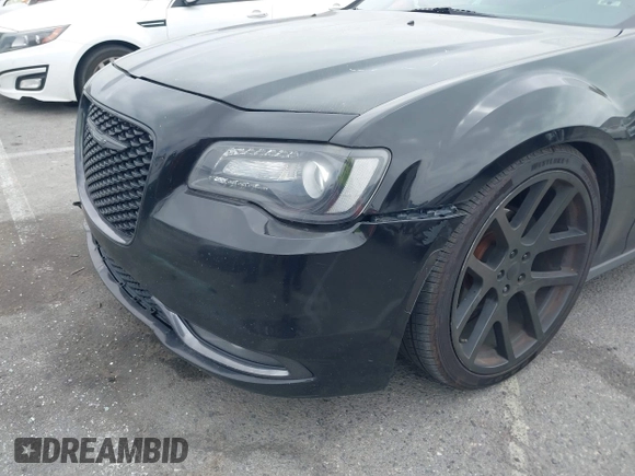2015 Chrysler 300 S z VIN 2C3CCABG5FH766299, wystawiony jako IAAI lot #42252742 z przebiegiem 146 255 mil mil oraz . Historia ofert i sprzedaży dostępna na DreamBid. Obrazek 19.