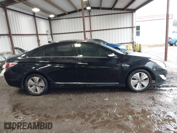 2015 Hyundai Sonata Hybrid Limited with VIN KMHEC4A40FA121325, listed as a IAAI auction lot 41976708 with 187,387 mi miles. Bid and sale history available at carsss.com. Image 13.