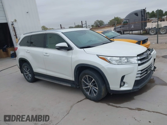 2019 Toyota Highlander SE with VIN 5TDKZRFH3KS366017, listed as a IAAI auction lot 40986322 with 67,313 mi miles and . Bid and sale history available at DreamBid. Image 13.