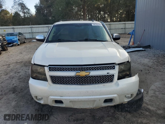 2008 Chevrolet Suburban LTZ z VIN 1GNFC16048R228113, wystawiony jako Copart lot #44743795 z przebiegiem 252 236 mil mil oraz Szkoda całkowita • Salvage title. Historia ofert i sprzedaży dostępna na DreamBid. Obrazek 5.