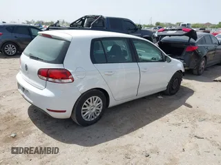 2013 Volkswagen Golf w/Conv & Sunroof z VIN WVWDB7AJ3DW137562, wystawiony jako IAAI lot #41831089 z przebiegiem 121 647 mil mil oraz . Historia ofert i sprzedaży dostępna na DreamBid. Obrazek 4.